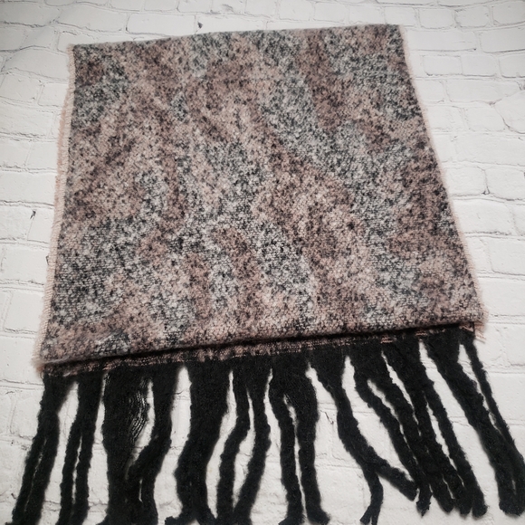 Women's chunky scarf. - Picture 5 of 9